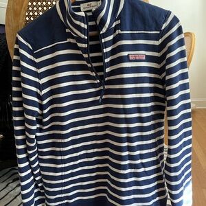 Like new, Vineyard Vines l/s top, 1/4 zip